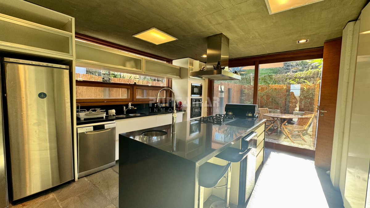 Casa ID.212719 - ALQUILER  CASA DE 4 DORMITORIOS  EN EN EL CHORRO  CON PISCINA