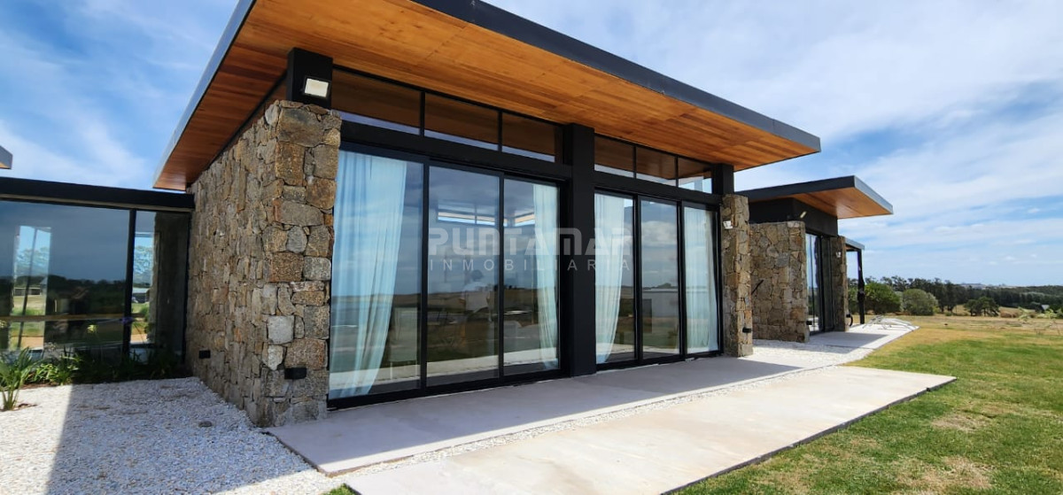 Casa ID.212882 - Casa en venta y alquiler en Pueblo Mio