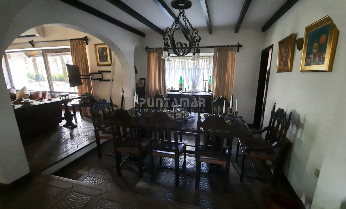Casa ID.210626 - Casa de 4 dormitorios con piscina en San Rafael