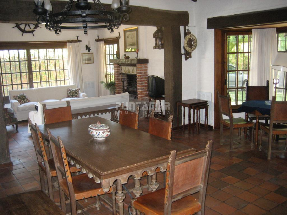 Casa ID.212425 - CHALET DE 4 DORMITORIOS EN PARADA 7 DE LA MANSA