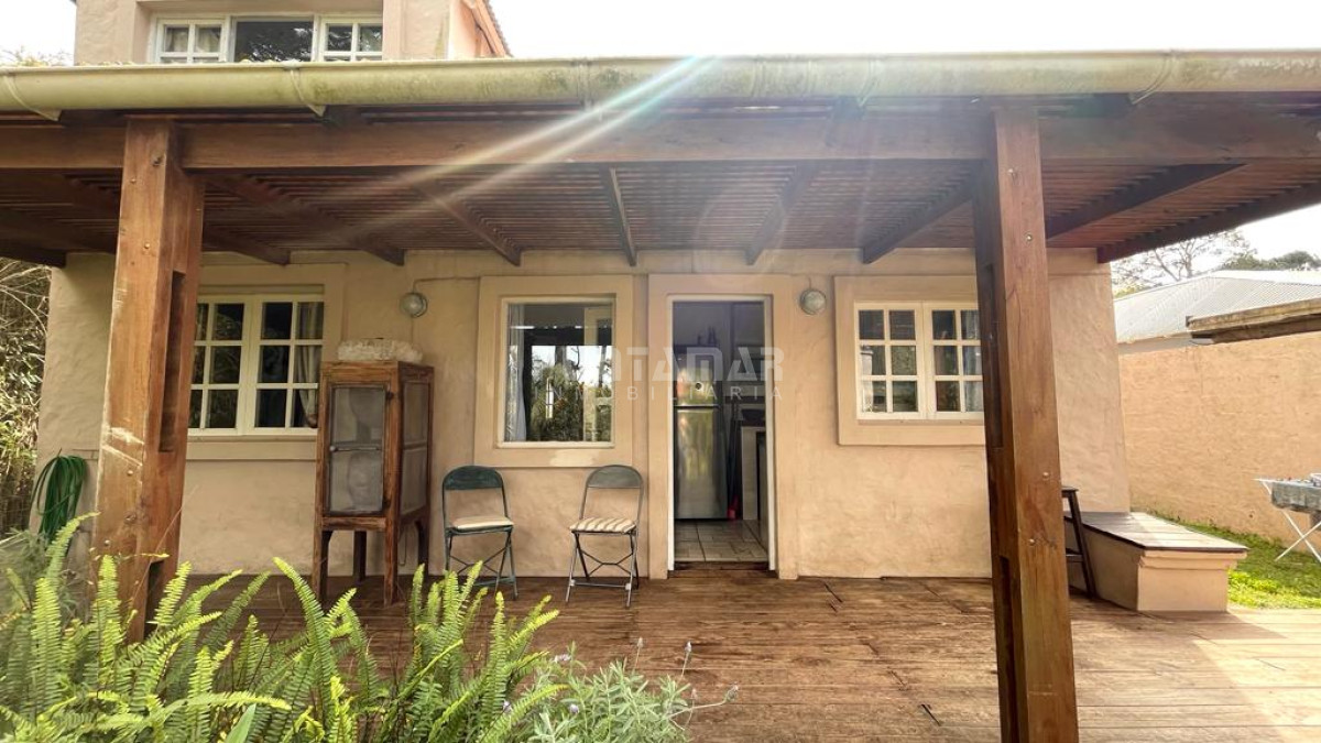 Casa ID.213069 - HERMOSA CASA DE 4 DORMITORIOS EN EL BOSQUE DE MONTOYA 