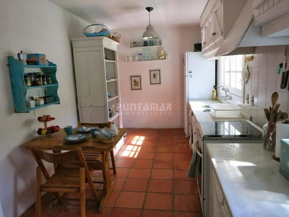 Casa ID.213065 - CASA DE 4 DORMITORIOS EN LA MEJOR ZONA DE LA BARRA