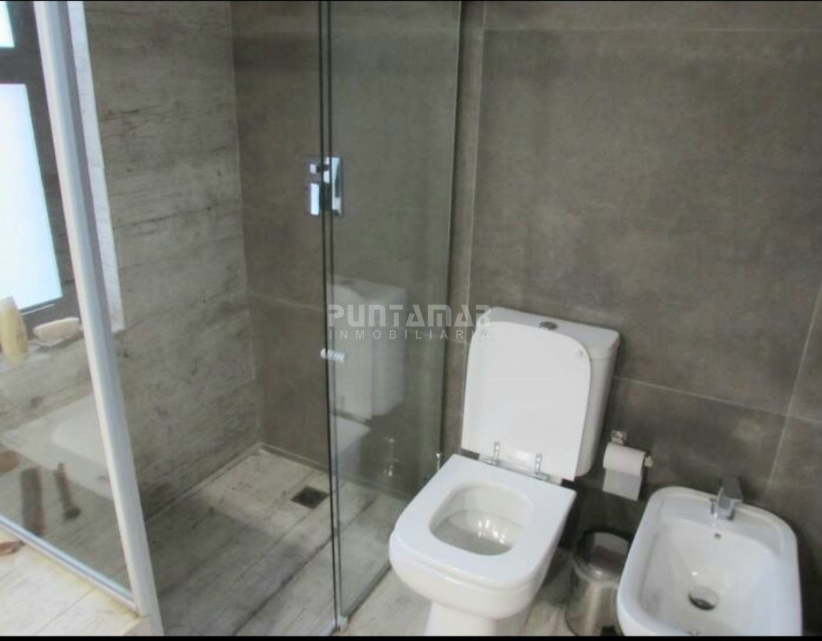 Casa ID.212479 - MUY LINDA CASA DE 2 PLANTAS EN SAN RAFAEL DE 4 DORMITORIOS CON PISCINA