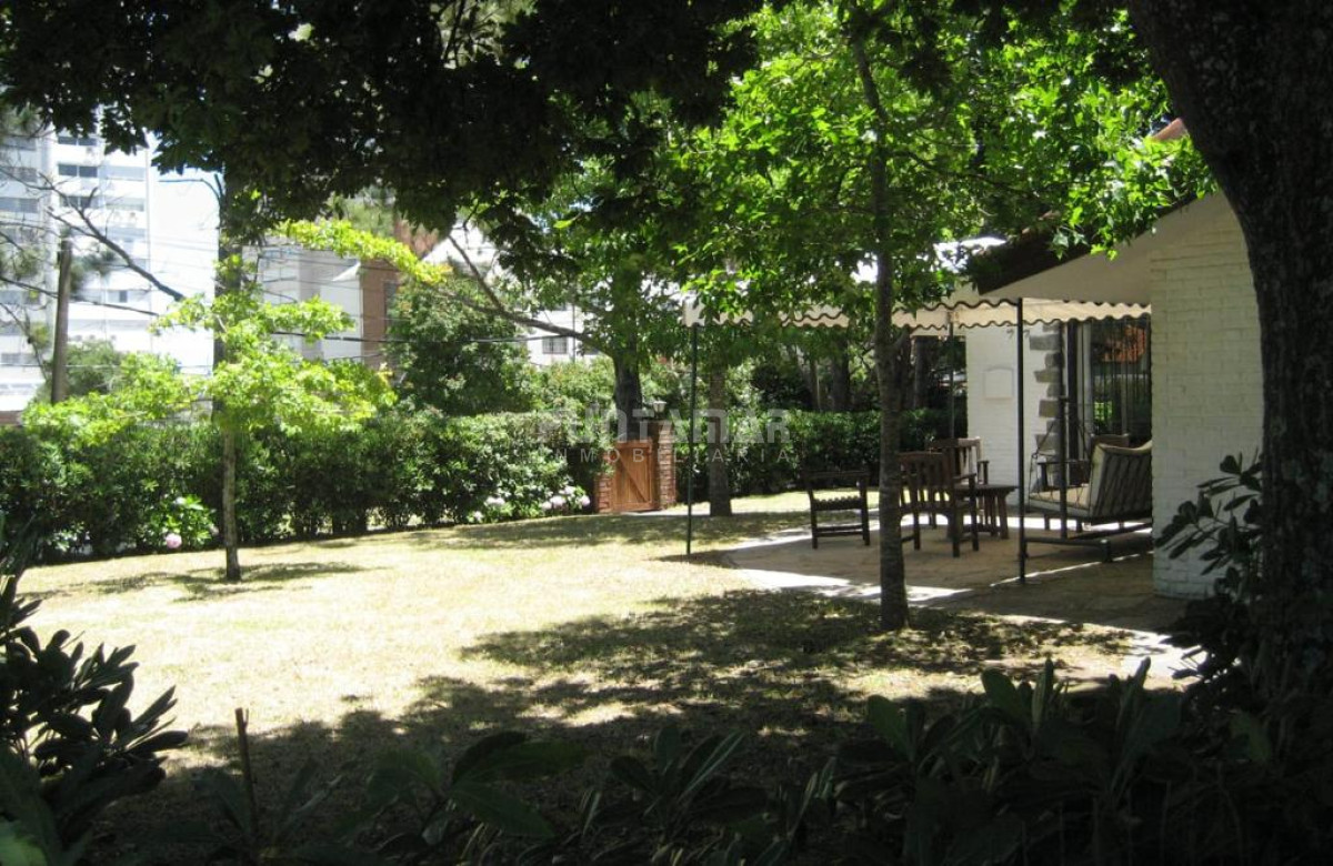 Casa ID.212424 - CHALET DE 5 DORMITORIOS EN PARADA 6 DE LA MANSA