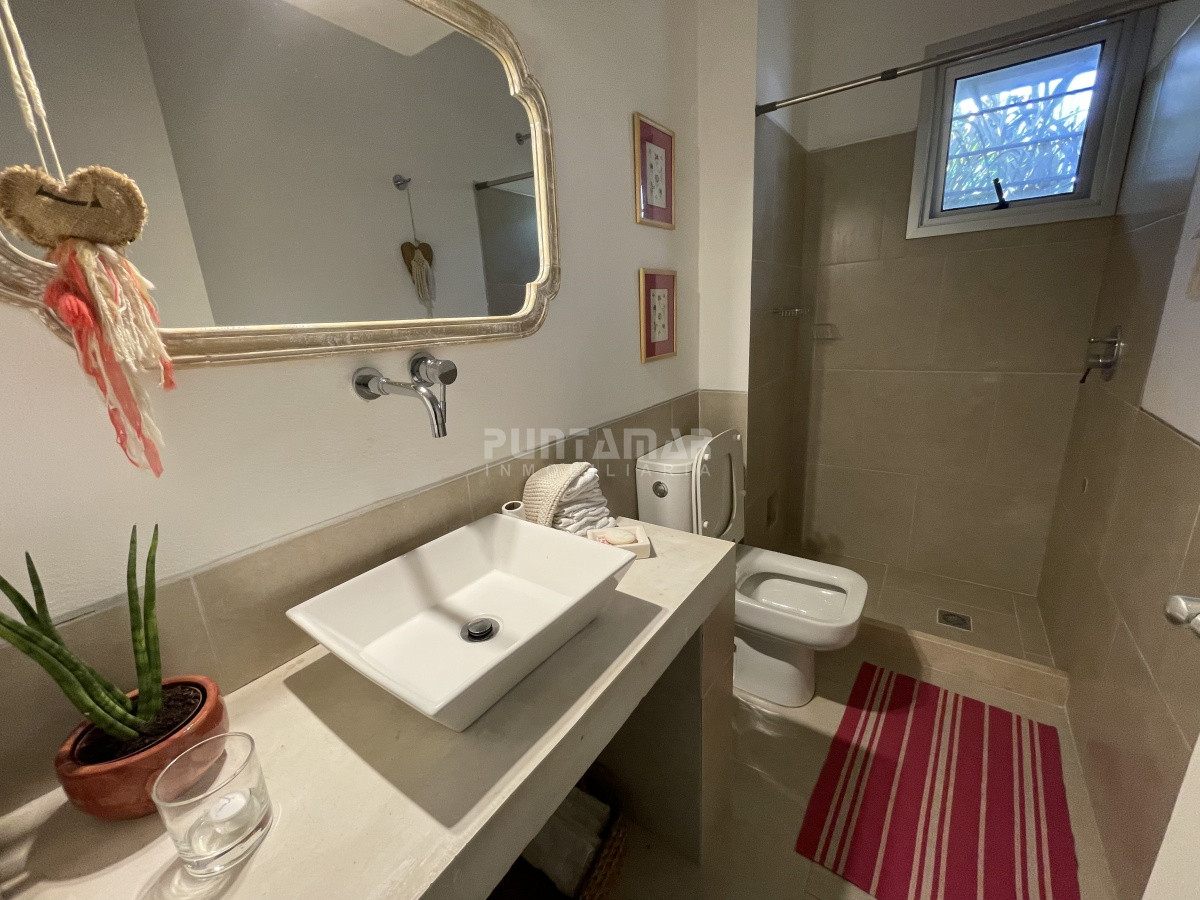 Casa ID.212480 - VENTA DE CASA 4 DORMITORIOS EN MONTOYA