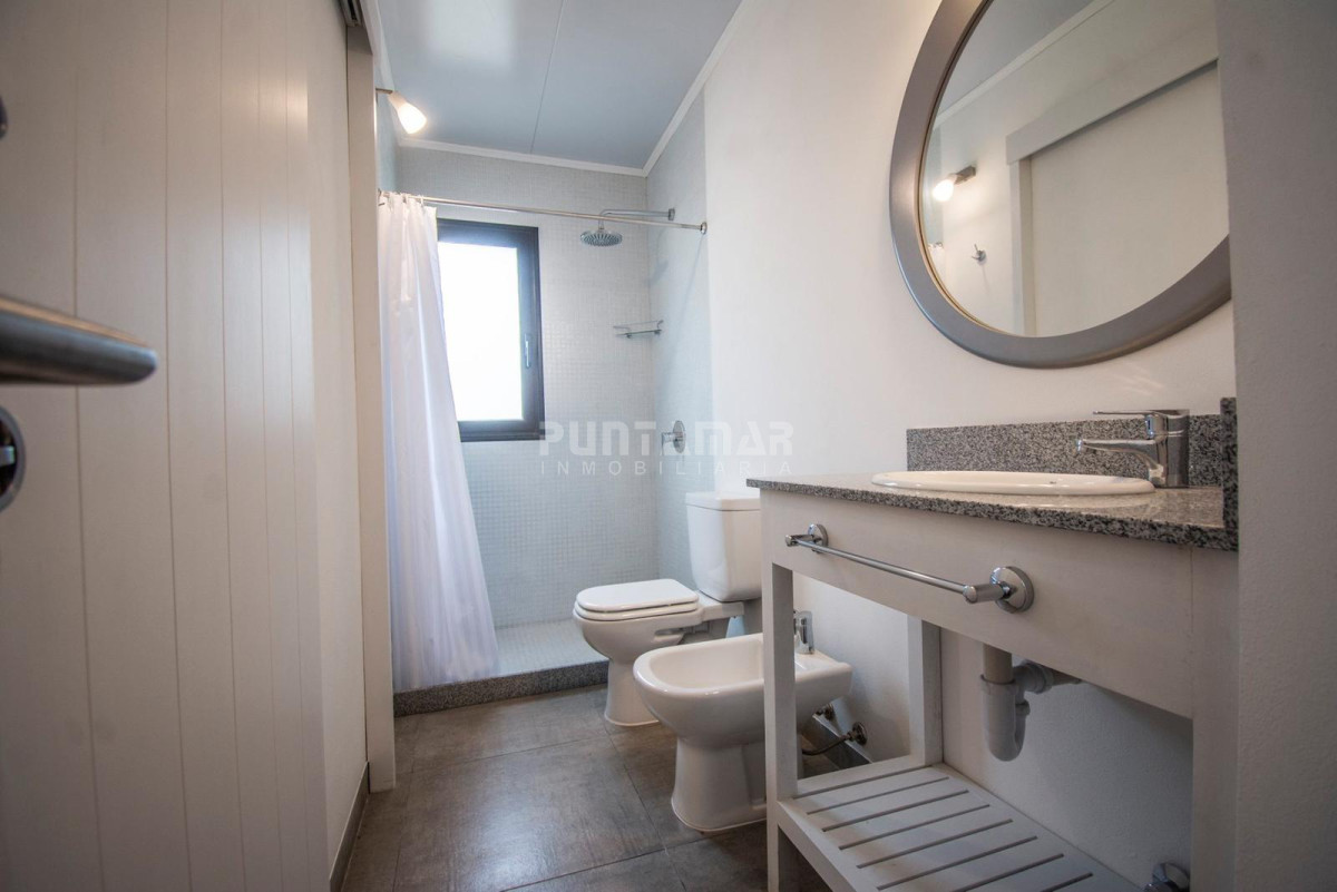 Casa ID.211851 - Casa de 5 dormitorios en venta y alquiler en Rincón del Indio, Punta del Este