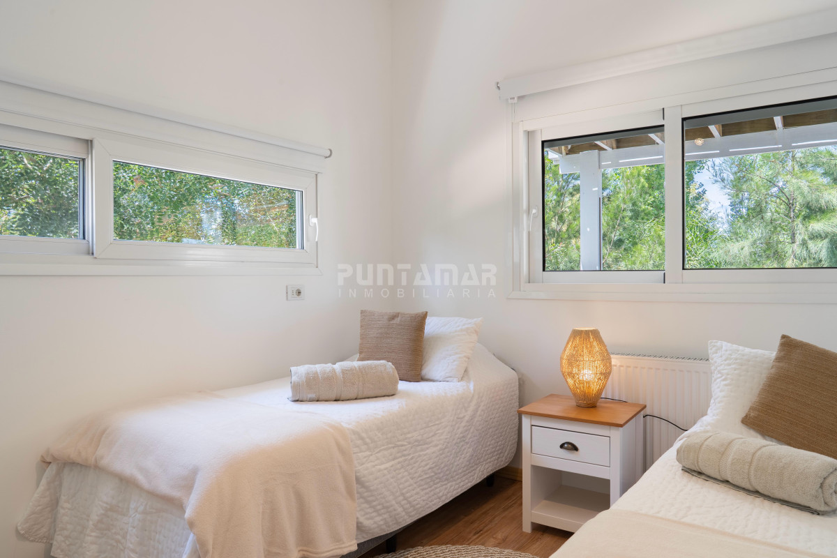 Casa ID.213742 - Casa en alquiler en La Barra con piscina