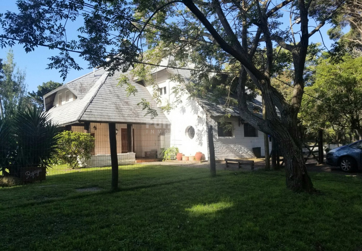 casa de 3 plantas en parada 7 de la mansa, con 4 dormitorios y dependencia de servicio - pmi212770c