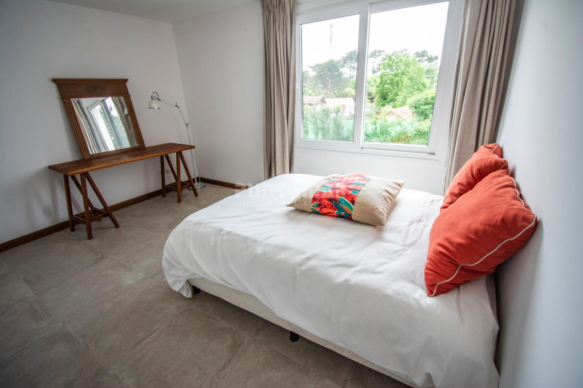 Casa ID.211851 - Casa de 5 dormitorios en venta y alquiler en Rincón del Indio, Punta del Este