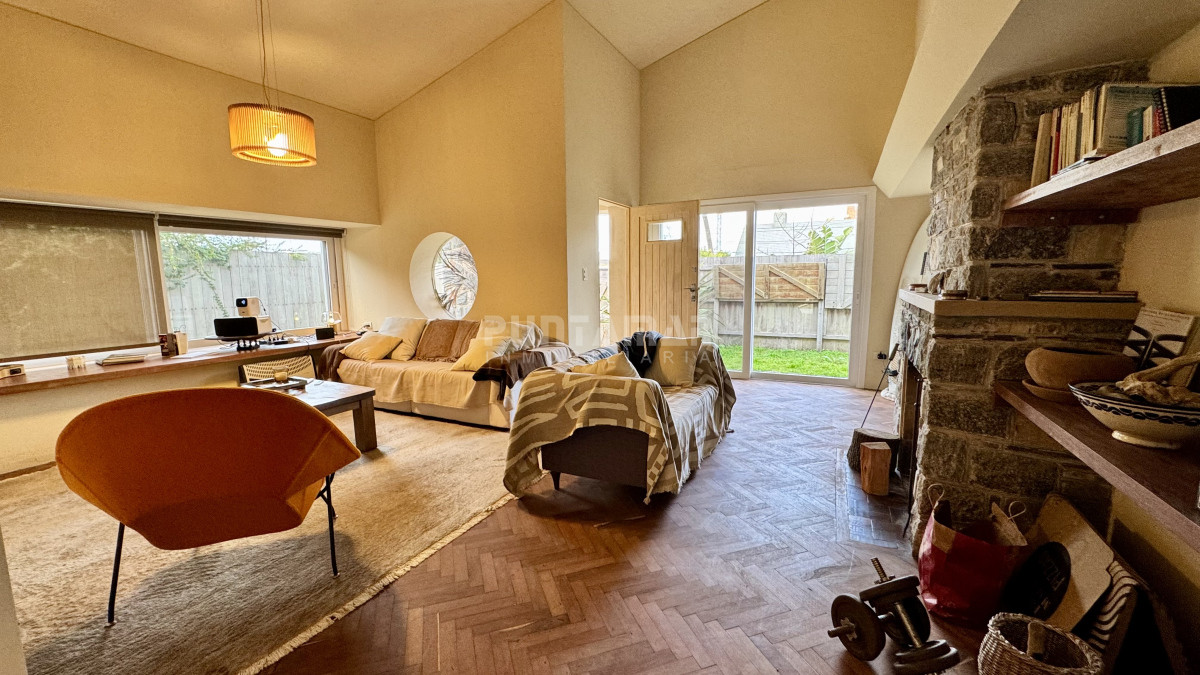 Casa ID.213532 - ALQUILER CASA DE DISEÑO DE 3 DORMITORIOS CON PISCINA EN SAN RAFAEL 