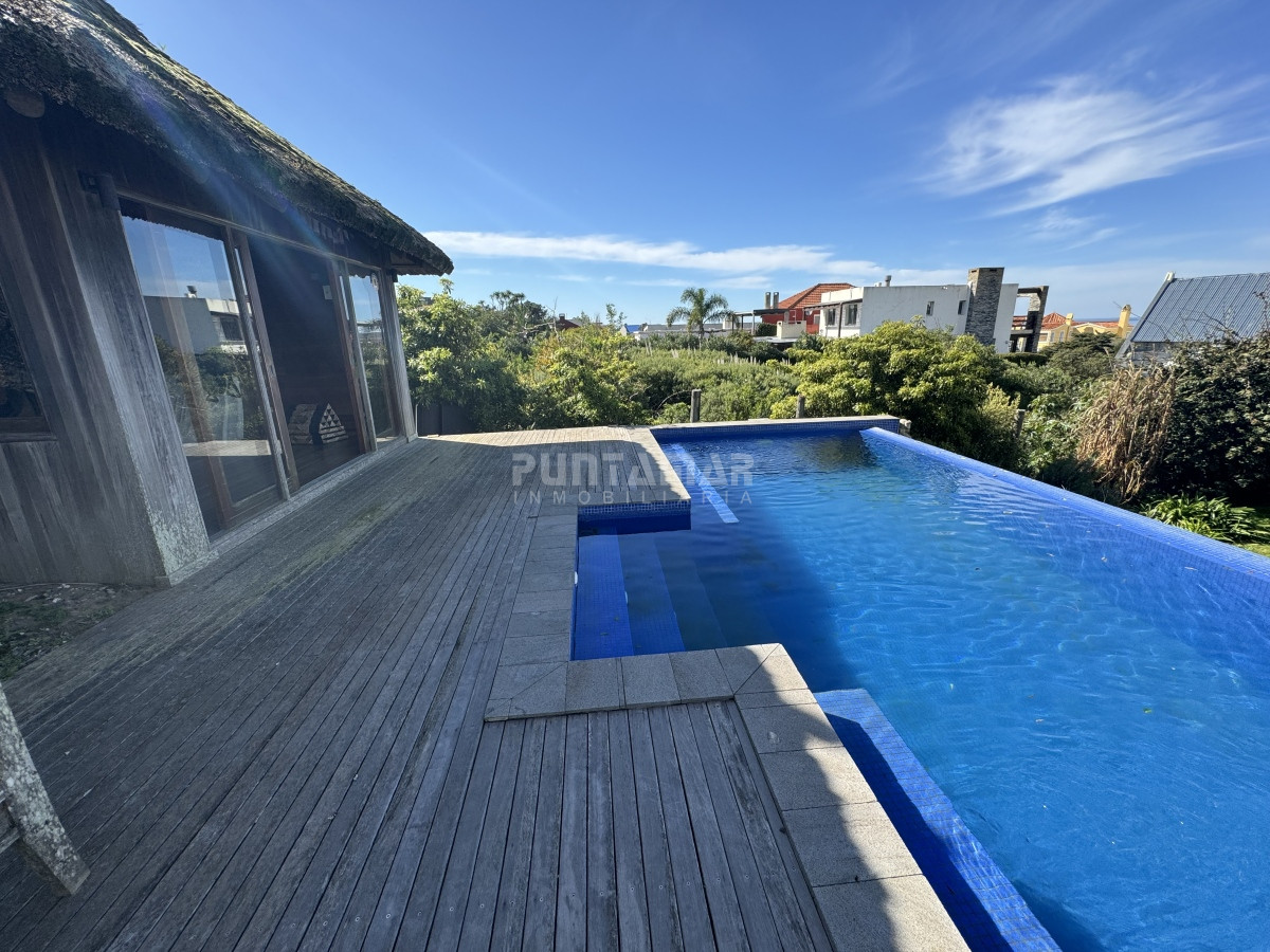 Casa ID.210864 - ESPECTACULAR CASA EN MONTOYA DE 3DORMITORIOS Y PISCINA 