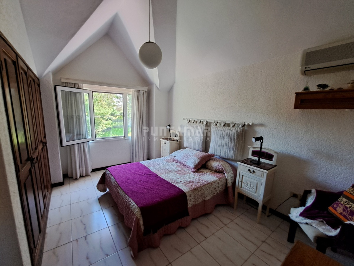 Casa ID.212912 - IMPORTANTE CASA DE 2 PLANTAS  