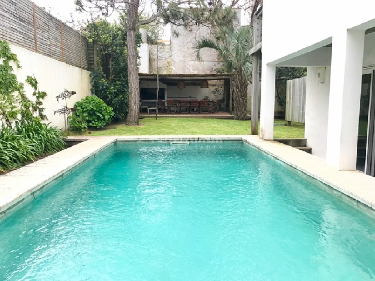 Casa ID.210933 - Casa en alquiler en La Barra, 4 dormitorios, piscina
