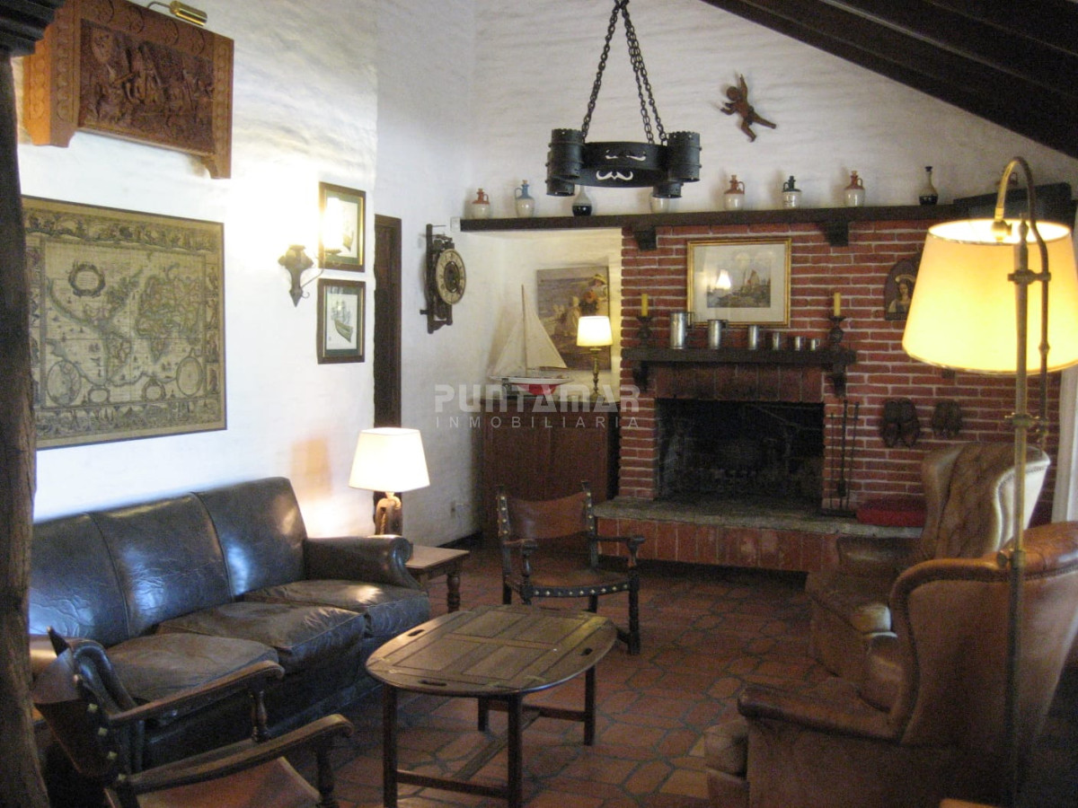 Casa ID.212426 - CHALET DE 4 DORMITORIOS EN PARADA 8 DE LA MANSA 