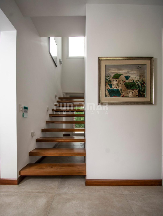 Casa ID.211851 - Casa de 5 dormitorios en venta y alquiler en Rincón del Indio, Punta del Este