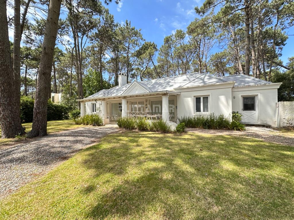 Casa ID.213173 - ALQUILER MUY LINDA CASA DE 4 DORMITORIOS EN MANANTIALES