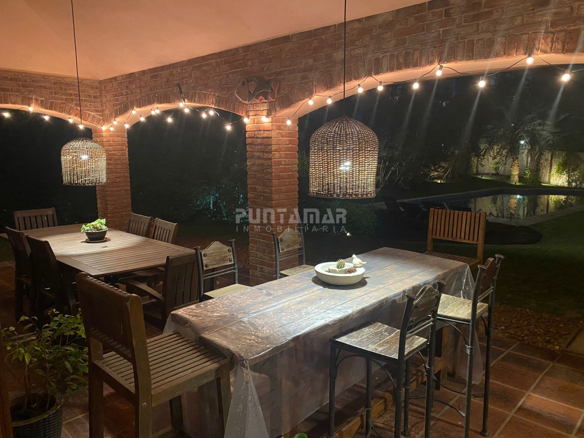 Casa ID.212158 - CASA DE 5 DORMITORIOS CON PISCINA EN PUNTA DEL ESTE!