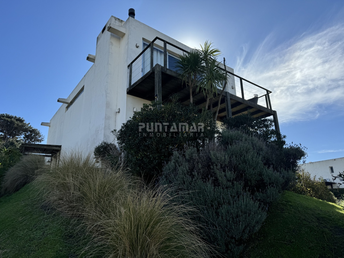 Casa ID.210864 - ESPECTACULAR CASA EN MONTOYA DE 3DORMITORIOS Y PISCINA 