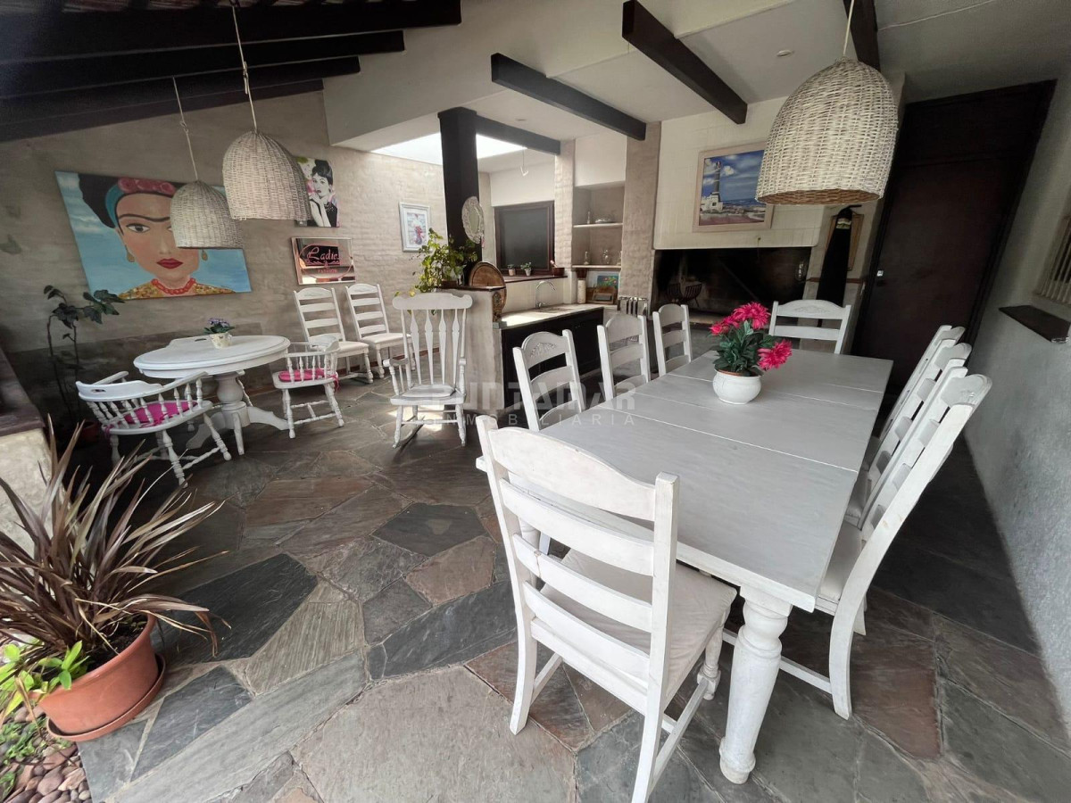 Casa ID.213444 - HERMOSA CASA DE 5 DORMS EN PARADA 10 PLAYA MANSA