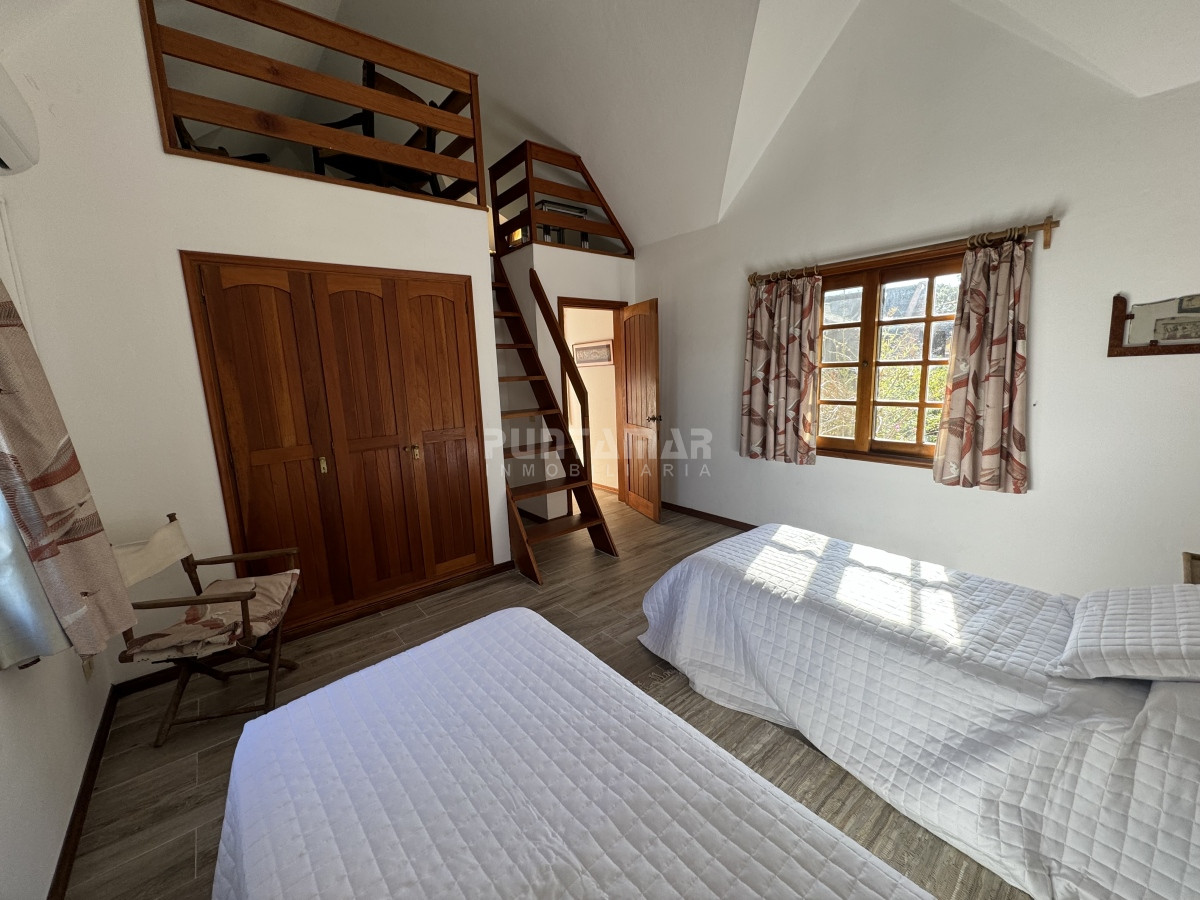 Casa ID.210689 - ALQUILER DE CASA  RINCÓN DEL INDIO 4 DORMITORIOS MAS DEPENDENCIA CON PISCINA