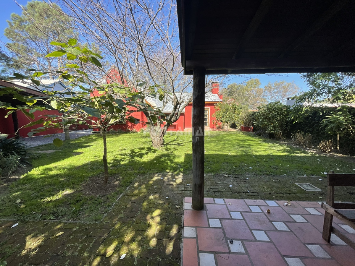 Casa ID.210731 - ALQUILER ANUAL CASA LA BARRA EXCELENTE UBICACION 