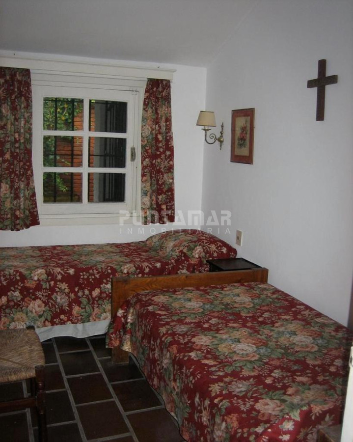 Casa ID.212424 - CHALET DE 5 DORMITORIOS EN PARADA 6 DE LA MANSA