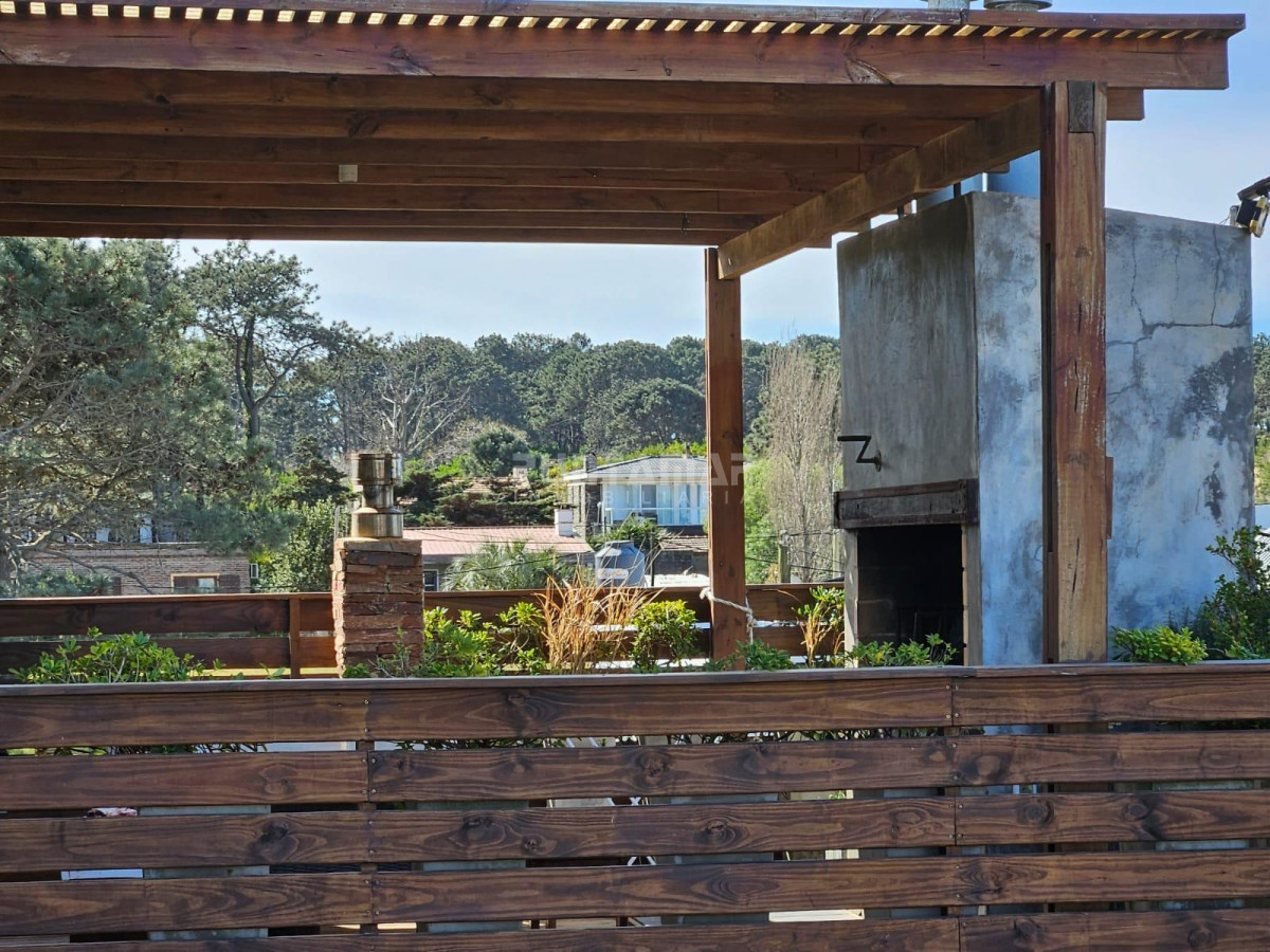 Casa ID.211105 - MODERNA CASA DE 4 DORMITORIOS EN EL CORAZON DE MANANTIALES 