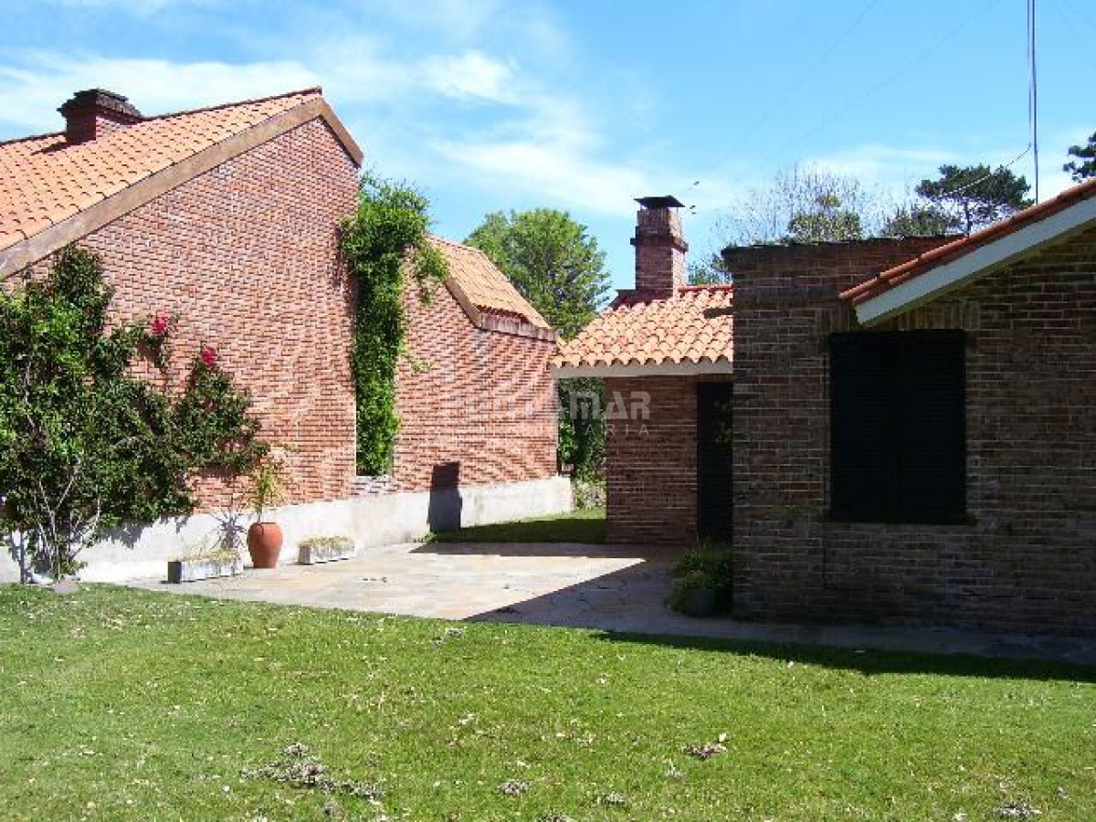 Casa ID.210588 - Bien ubicada en San rafael a una cuada del mercadito y 3 de la playa