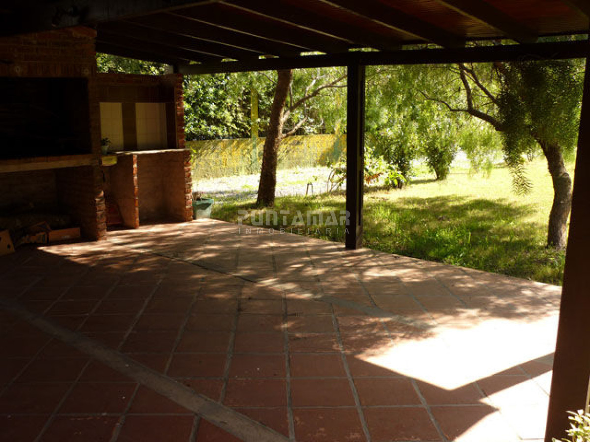 Casa ID.210621 - ALQUILER CASA DE 5 DORMIS CON PISCINA