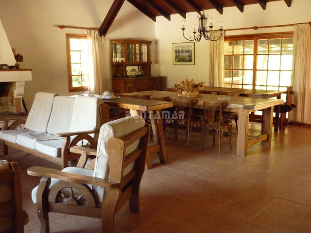 Casa ID.210621 - ALQUILER CASA DE 5 DORMIS CON PISCINA