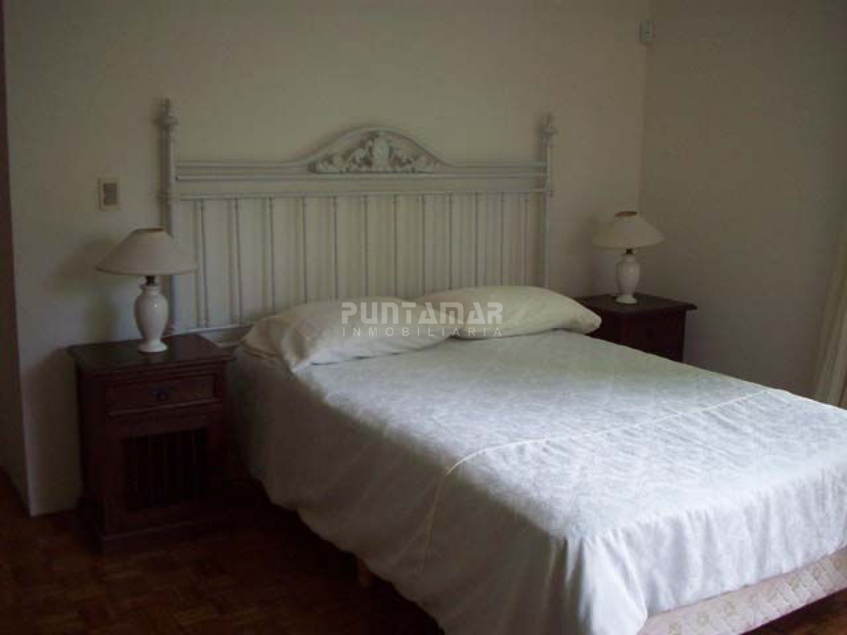 Casa ID.210658 - CASA EN ALQUILER EN PUNTA DEL ESTE, ZONA GOLF CON PISCINA