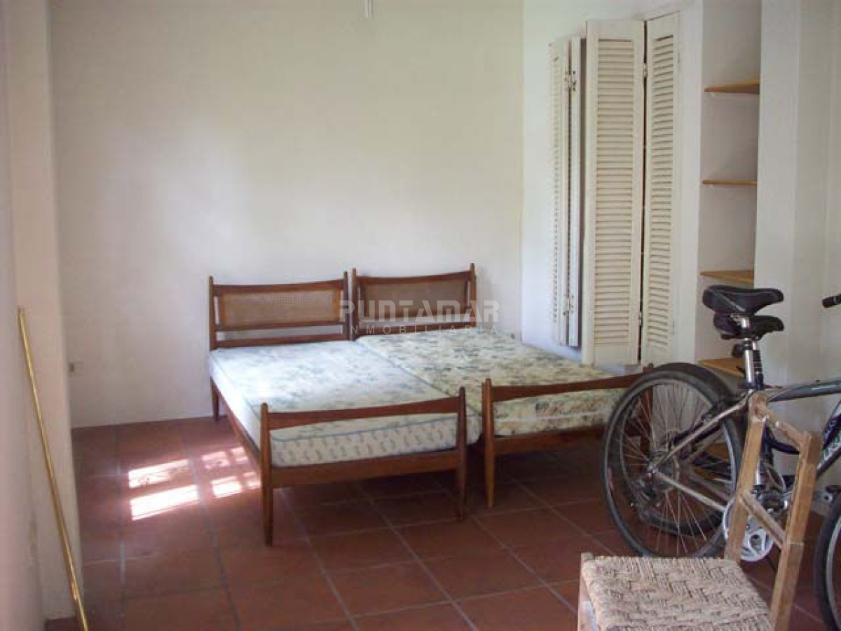 Casa ID.210658 - CASA EN ALQUILER EN PUNTA DEL ESTE, ZONA GOLF CON PISCINA