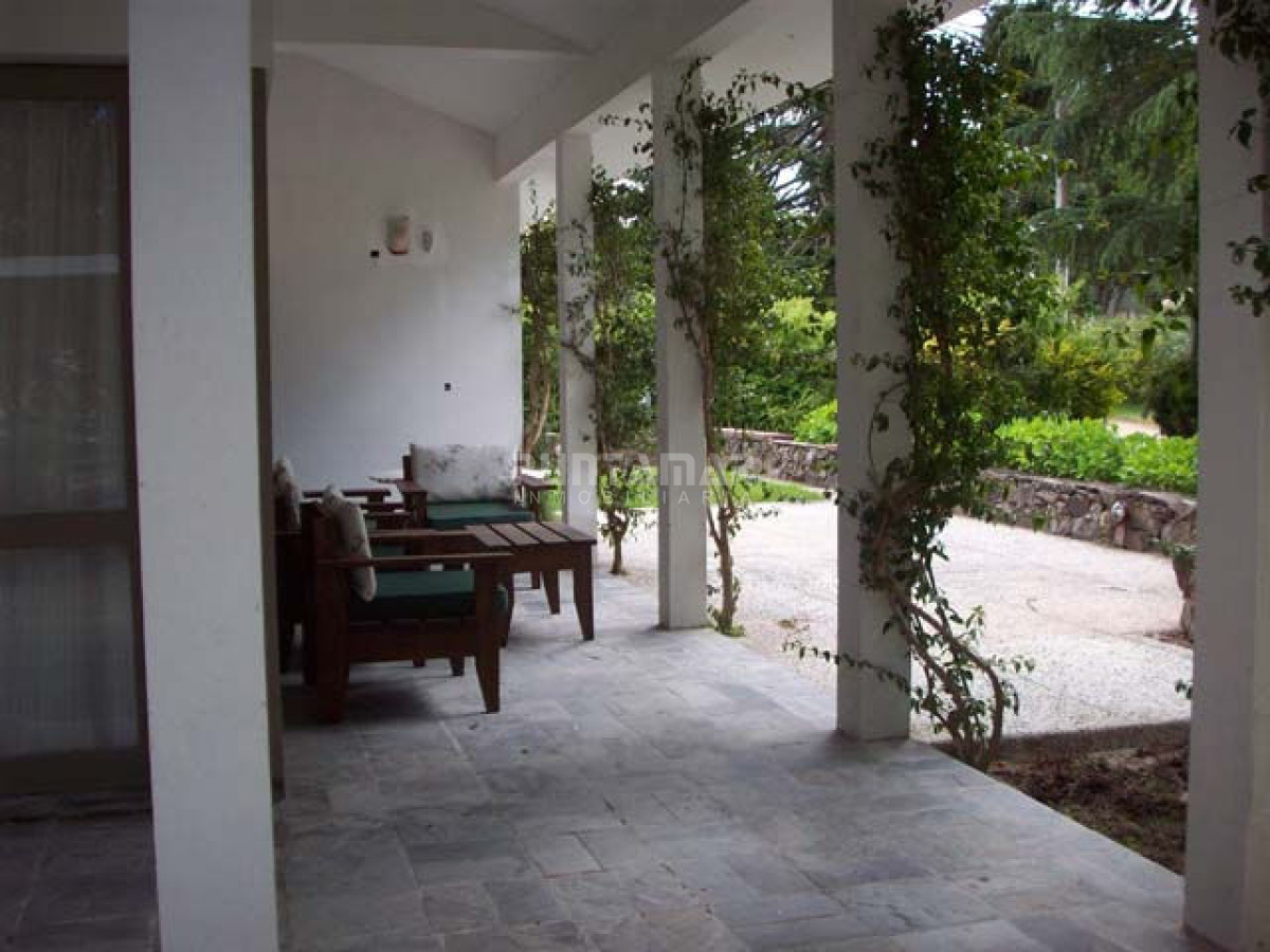 Casa ID.210658 - CASA EN ALQUILER EN PUNTA DEL ESTE, ZONA GOLF CON PISCINA