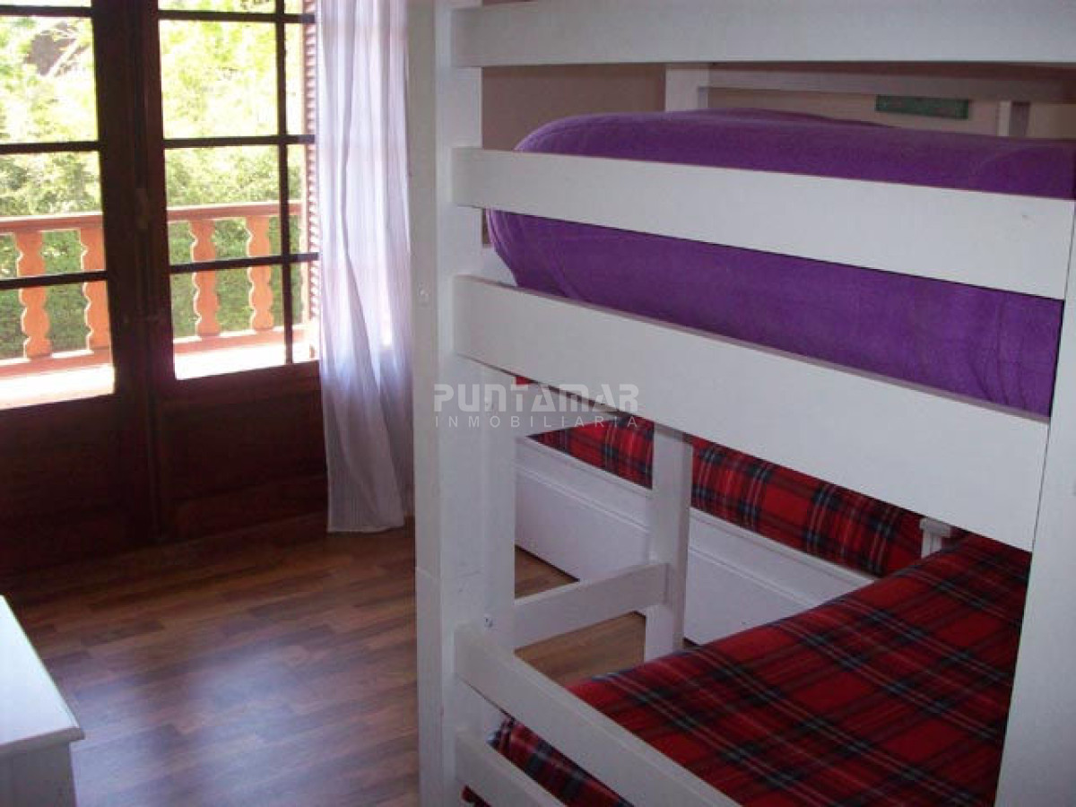 Casa ID.210677 - ALQUILER CASA DE 6 DORMITORIOS CON PISCINA 