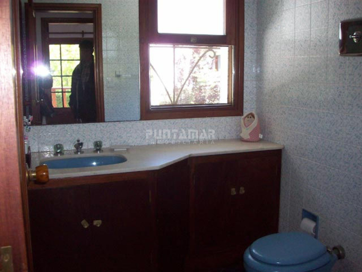 Casa ID.210677 - ALQUILER CASA DE 6 DORMITORIOS CON PISCINA 