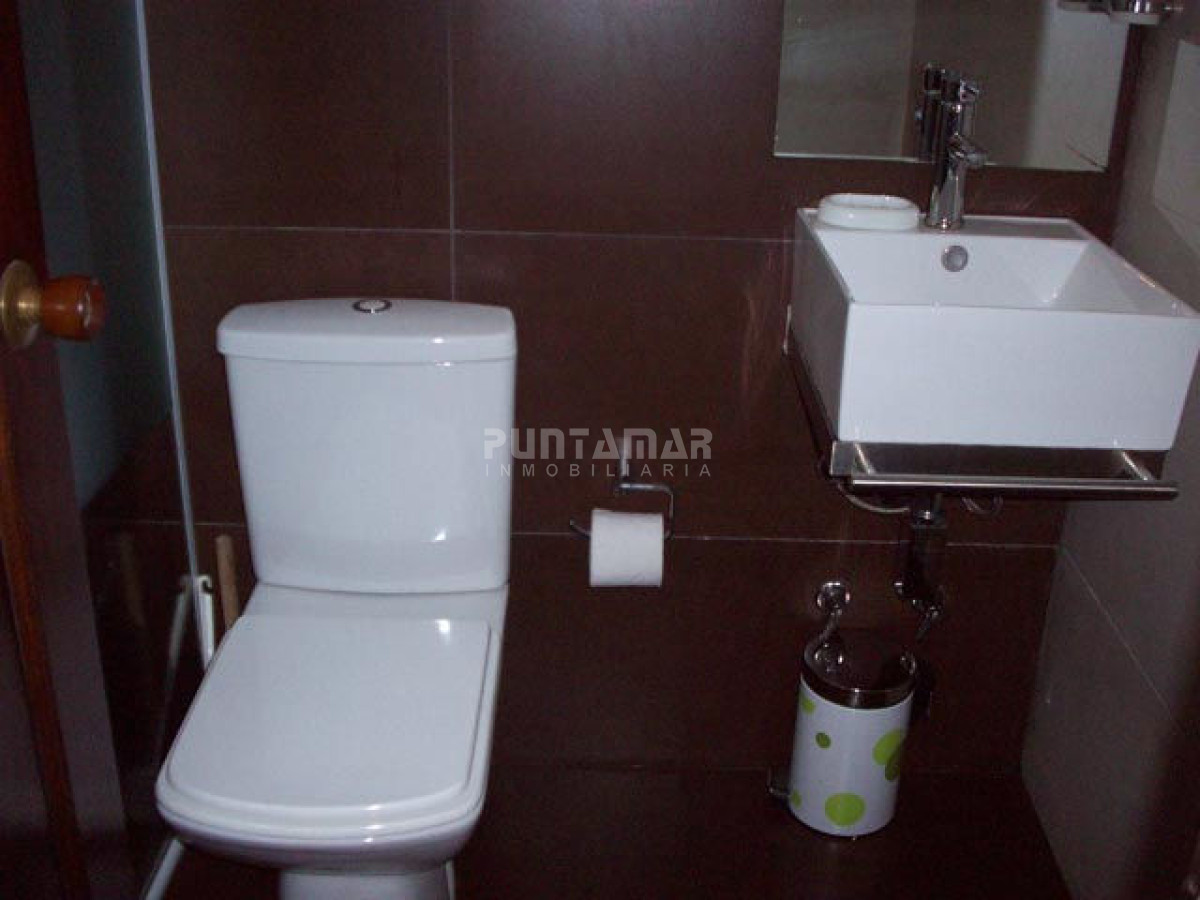 Casa ID.210677 - ALQUILER CASA DE 6 DORMITORIOS CON PISCINA 