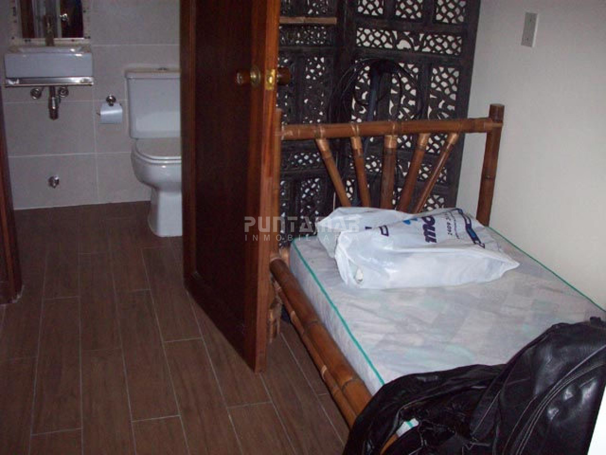 Casa ID.210677 - ALQUILER CASA DE 6 DORMITORIOS CON PISCINA 