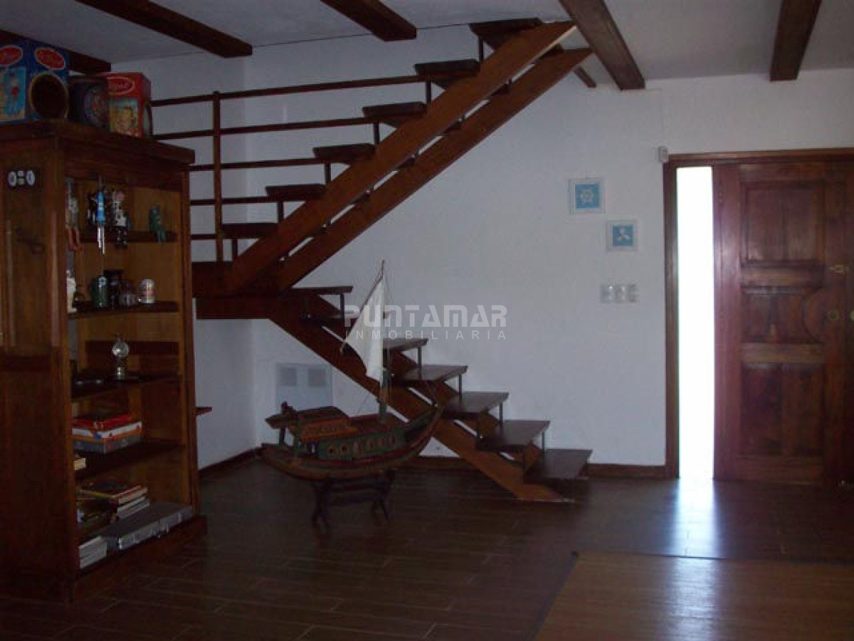 Casa ID.210677 - ALQUILER CASA DE 6 DORMITORIOS CON PISCINA 