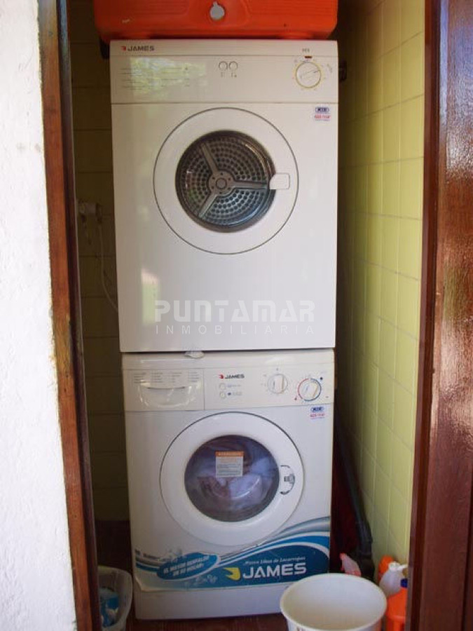 Casa ID.210677 - ALQUILER CASA DE 6 DORMITORIOS CON PISCINA 