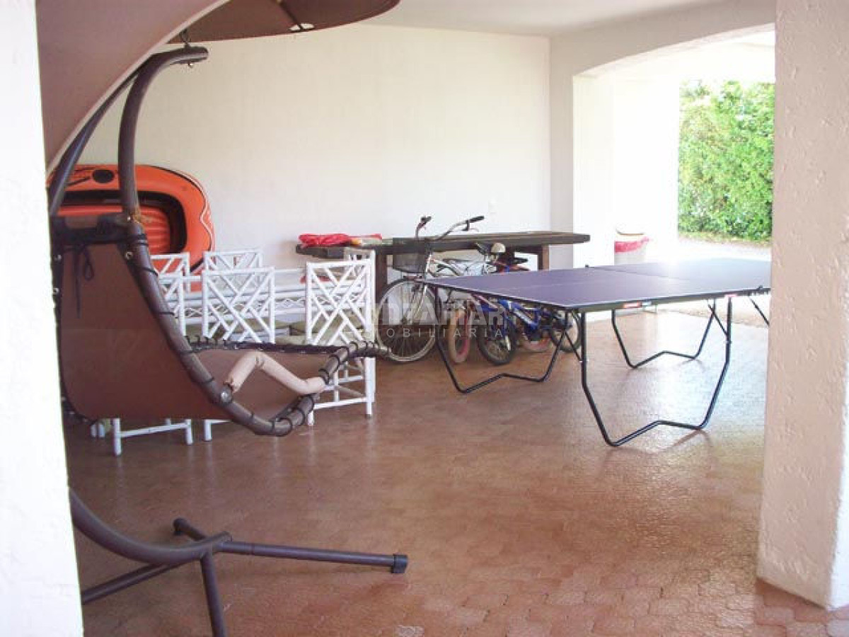 Casa ID.210677 - ALQUILER CASA DE 6 DORMITORIOS CON PISCINA 