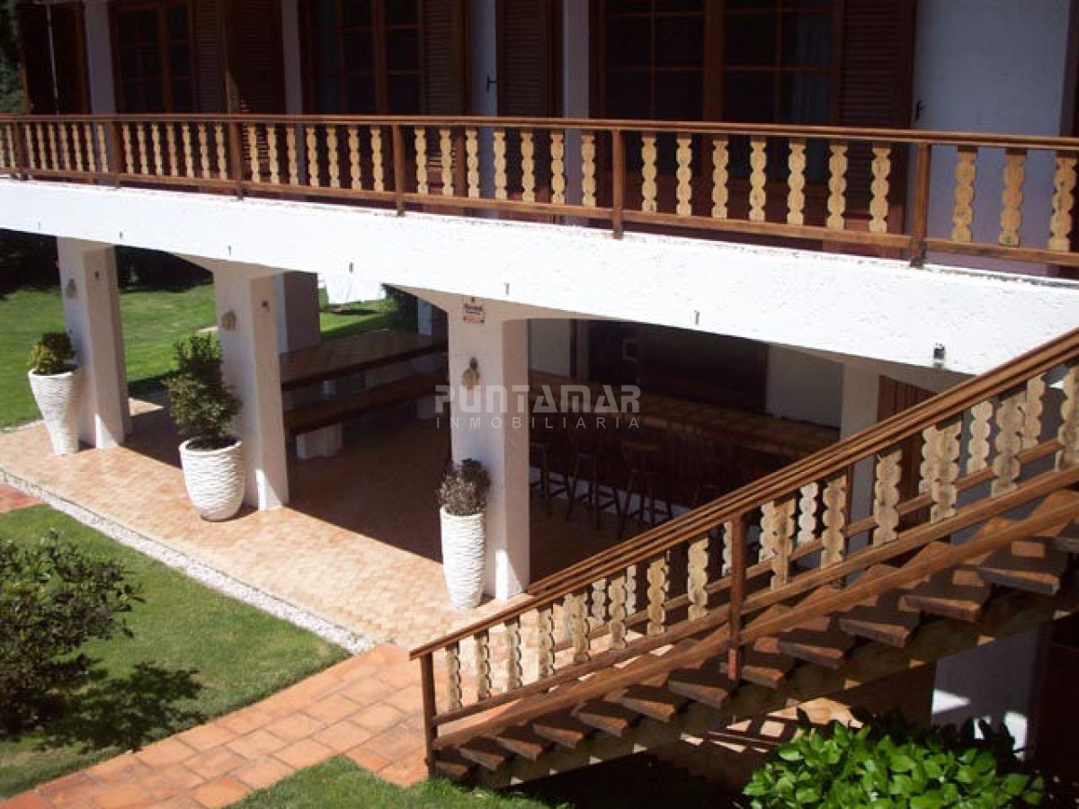 Casa ID.210677 - ALQUILER CASA DE 6 DORMITORIOS CON PISCINA 