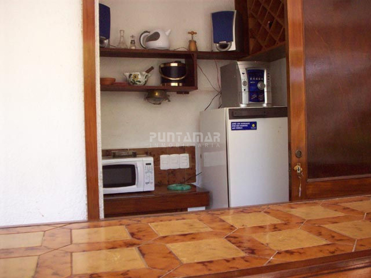 Casa ID.210677 - ALQUILER CASA DE 6 DORMITORIOS CON PISCINA 