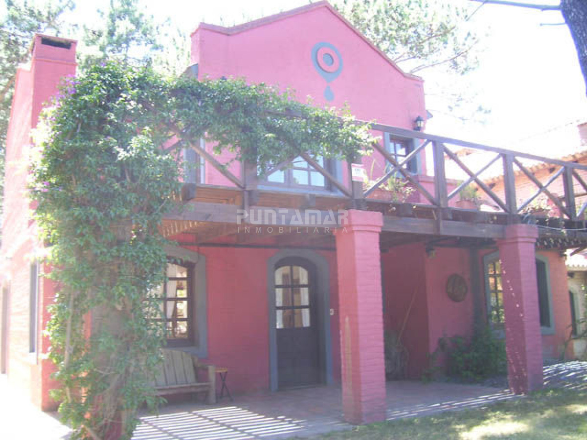 Casa ID.210774 - VENTA DE CASA EN MONTOYA CUATRO DORMITORIOS 
