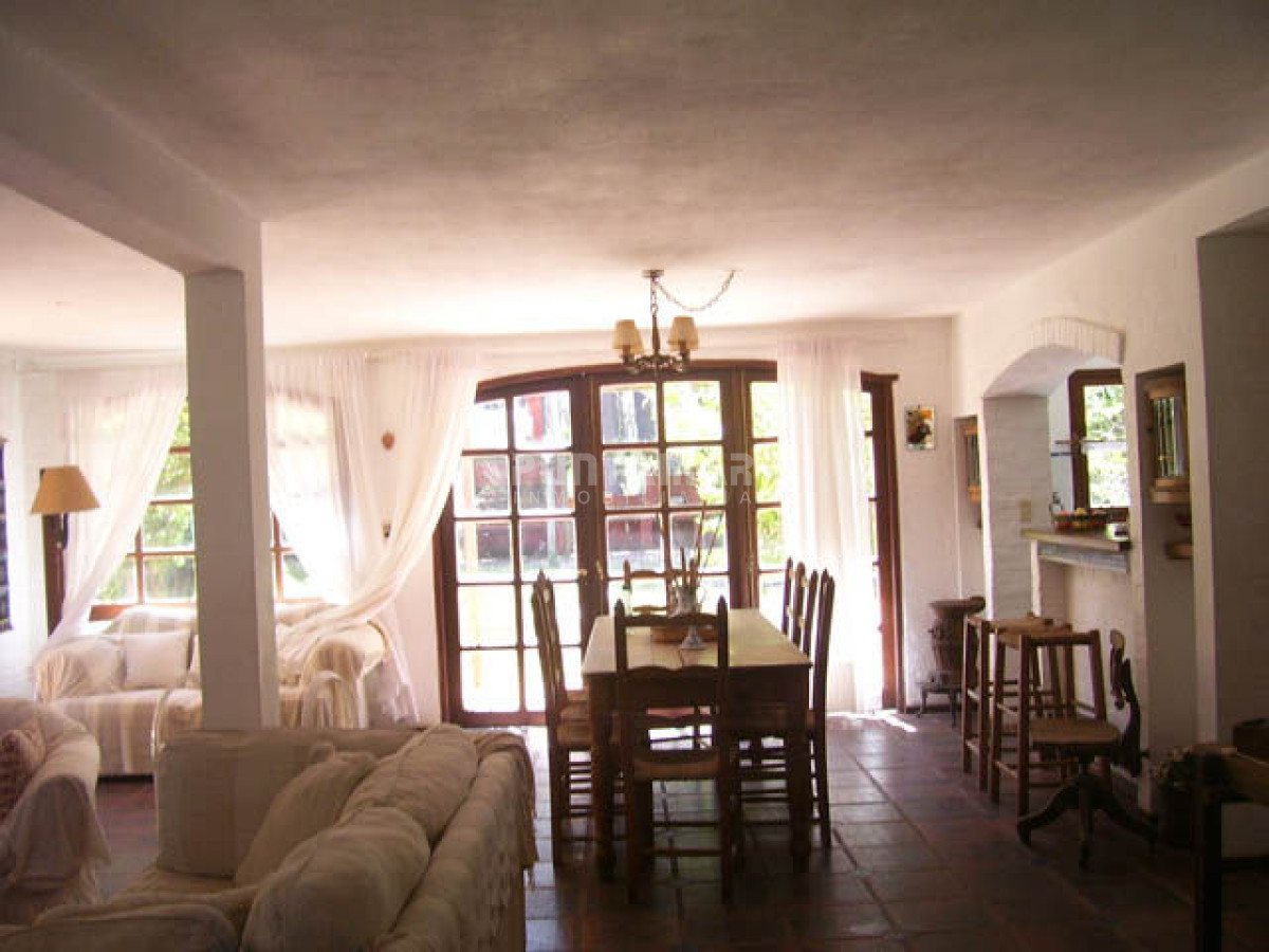 Casa ID.210774 - VENTA DE CASA EN MONTOYA CUATRO DORMITORIOS 