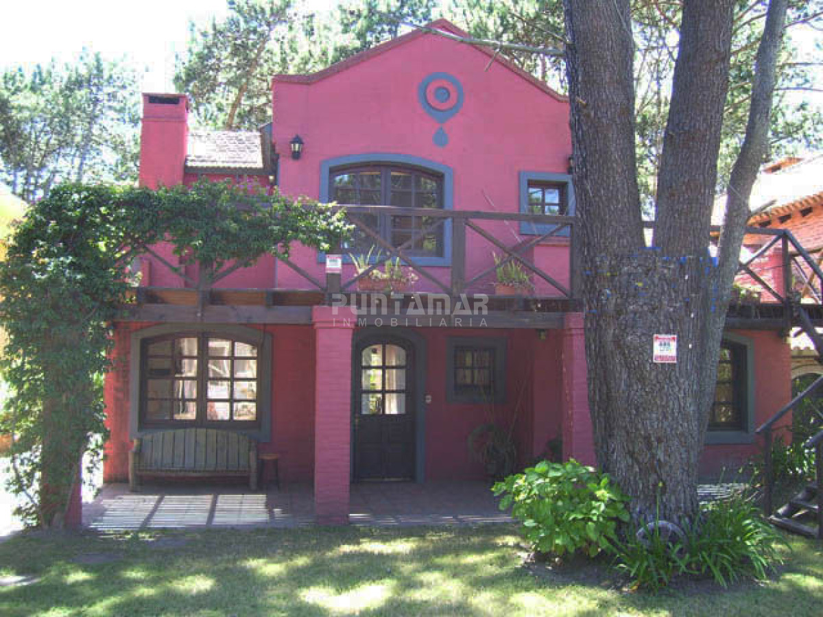 Casa ID.210774 - VENTA DE CASA EN MONTOYA CUATRO DORMITORIOS 
