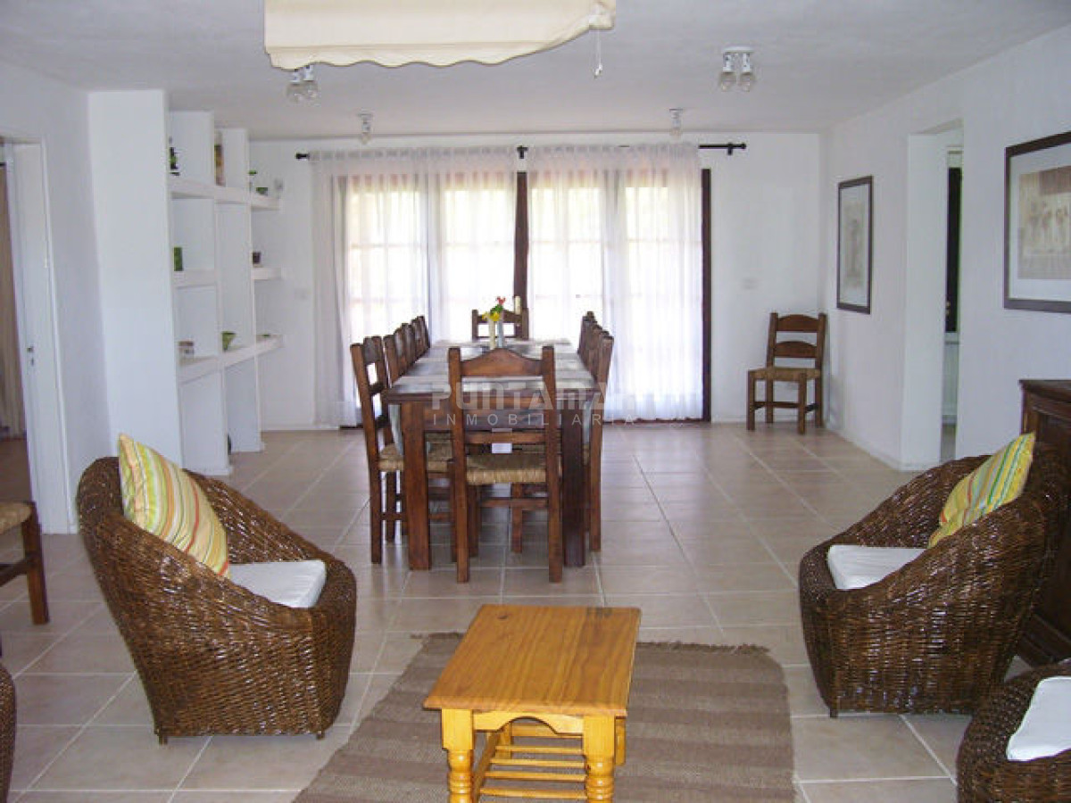 Casa ID.210799 - CASA EN ALQUILER EN LA BARRA DE 5 DORMITORIOS A METROS DE LA PLAYA