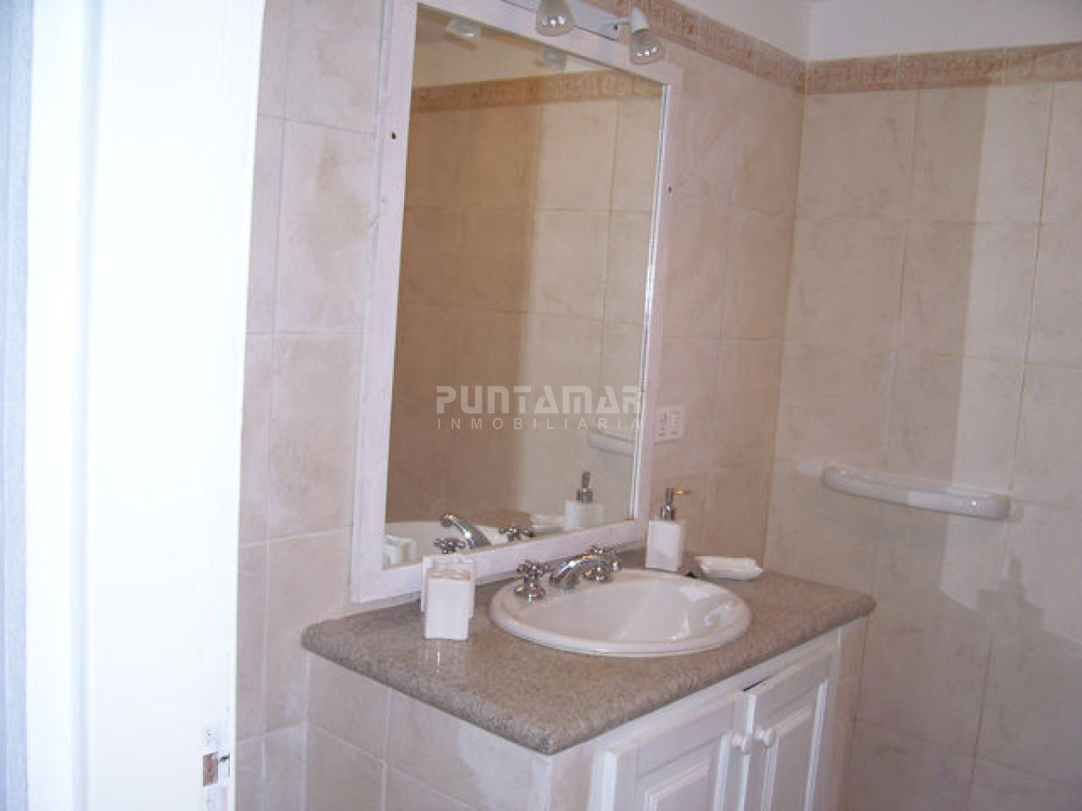 Casa ID.210799 - CASA EN ALQUILER EN LA BARRA DE 5 DORMITORIOS A METROS DE LA PLAYA