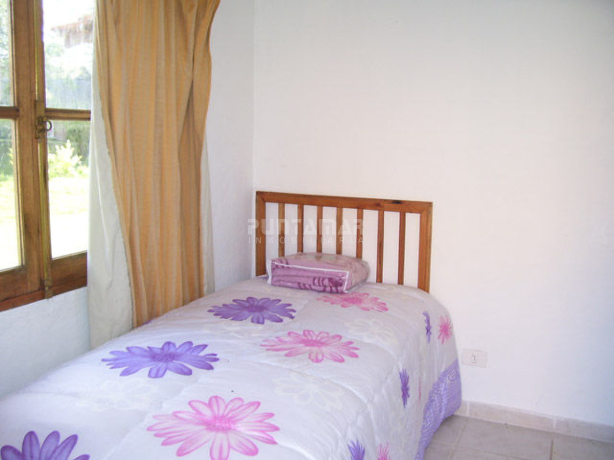 Casa ID.210800 - CASA DE 5 DORMITORIOS EN ALQUILER EN EL CORAZON DE LA BARRA