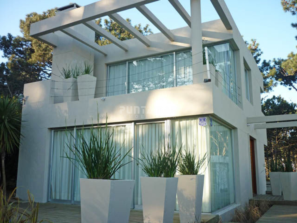 Casa ID.210811 - ALQUILER MODERNA CASA EN MONTOYA