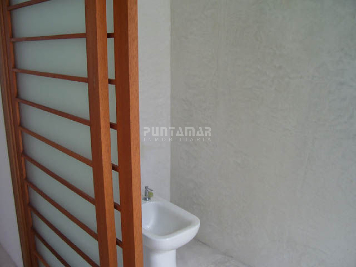 Casa ID.210811 - ALQUILER MODERNA CASA EN MONTOYA
